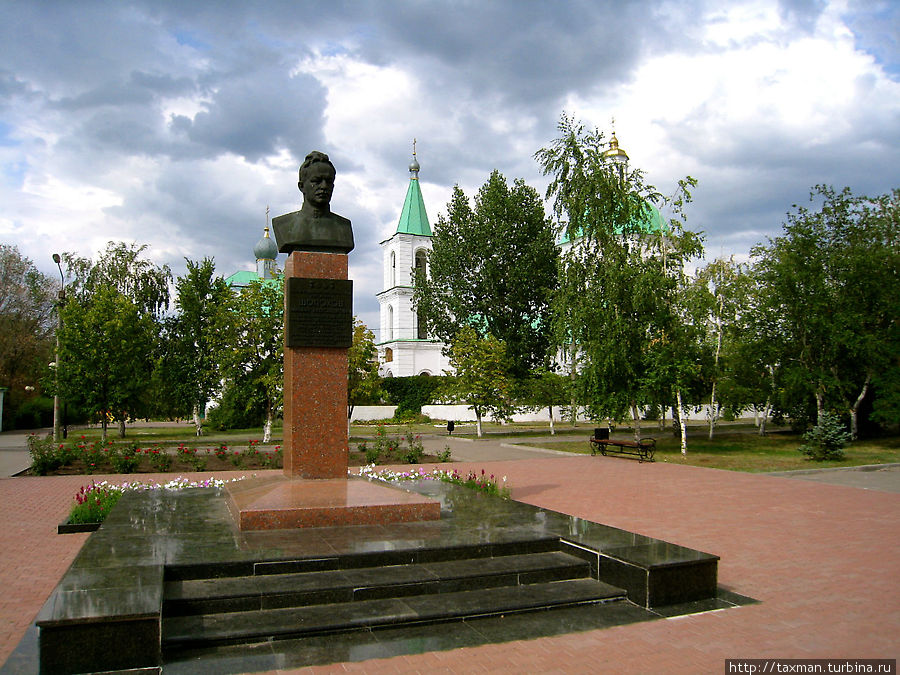 Памятник М.А. Шолохову Вёшенская, Россия
