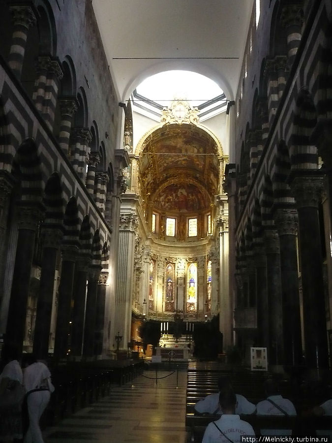 Реликвии христианства в соборе Святого Лаврентия Генуя, Италия