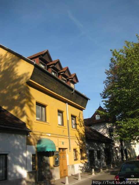Один из занятных домиков на боковых улочках Любляна, Словения