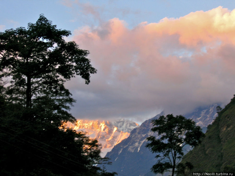 Трек вокруг Аннапурны:  к горячим источникам Татопани Татопани, Непал