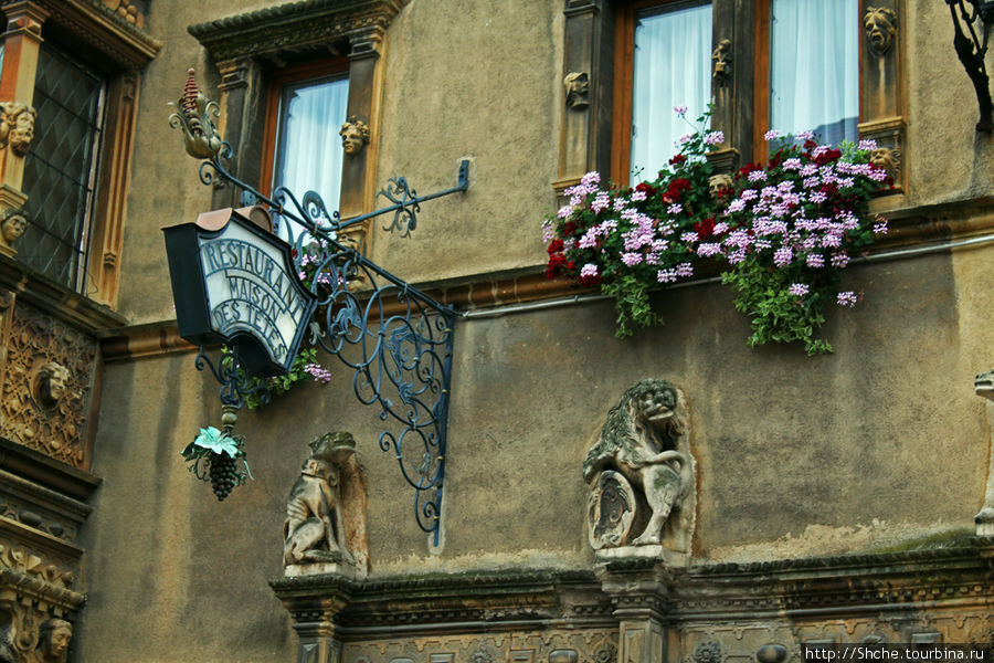 Дома с головами в европе. Дом голов. Maison. Дом голов. Дом голов кольмар франция.