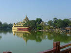 Янгон. Озеро Kan Daw Gyi Lake и ресторан Каравейк.