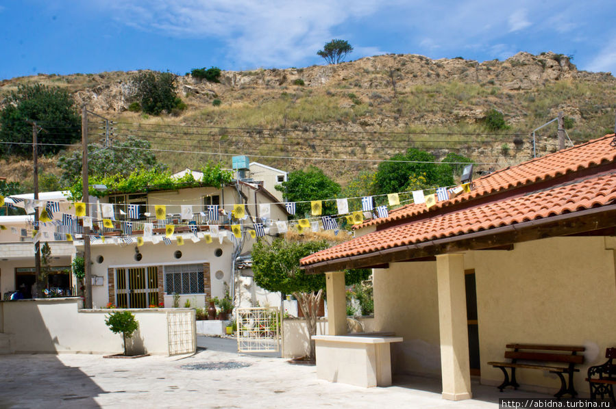 Писсури — и деревня, и курорт Писсури, Кипр