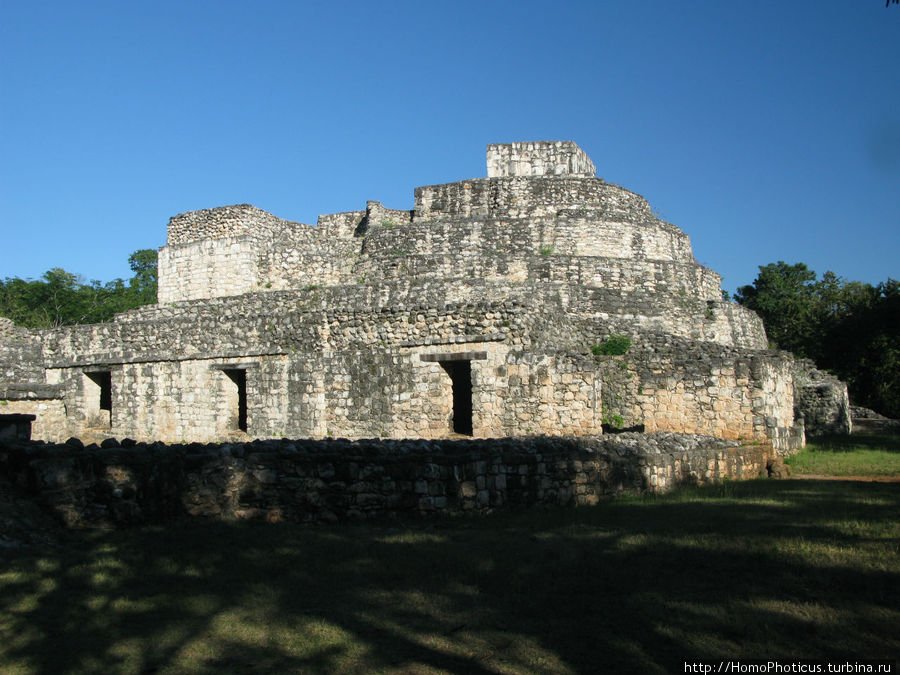 Овальный дворец Эк-Балам, Мексика