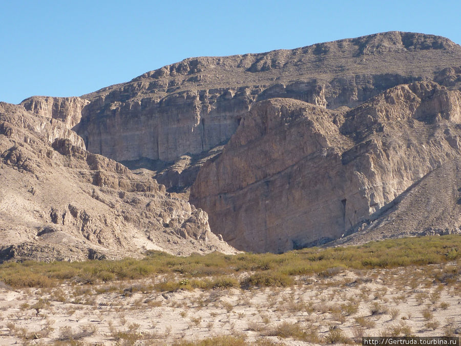 Вид на каньон со  средней части  смотровой площадки. Биг-Бенд Национальный Парк, CША