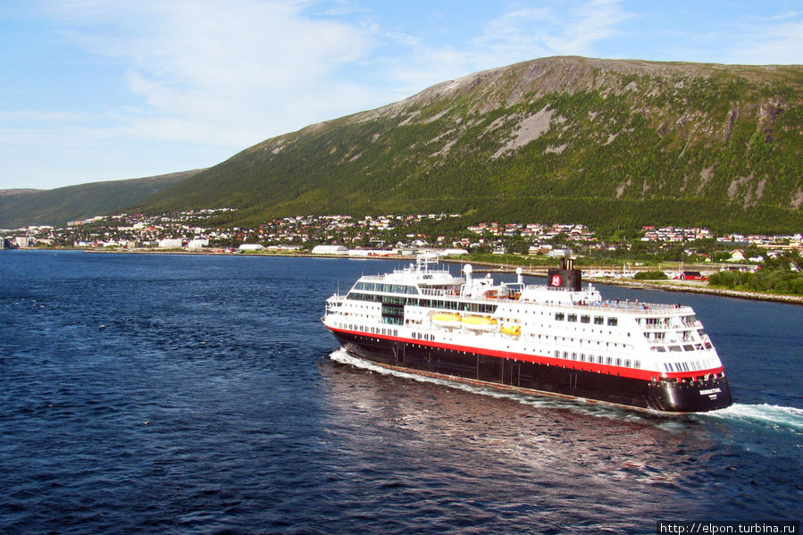 Паром Hurtigruten Тромсё, Норвегия