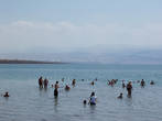 На пляже Мёртвого моря