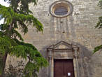 Двери собора тоже были прочно закрыты на замок