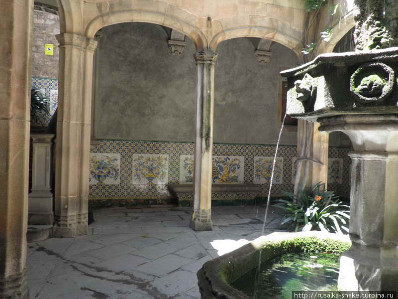 Внутренний дворик Барселона, Испания