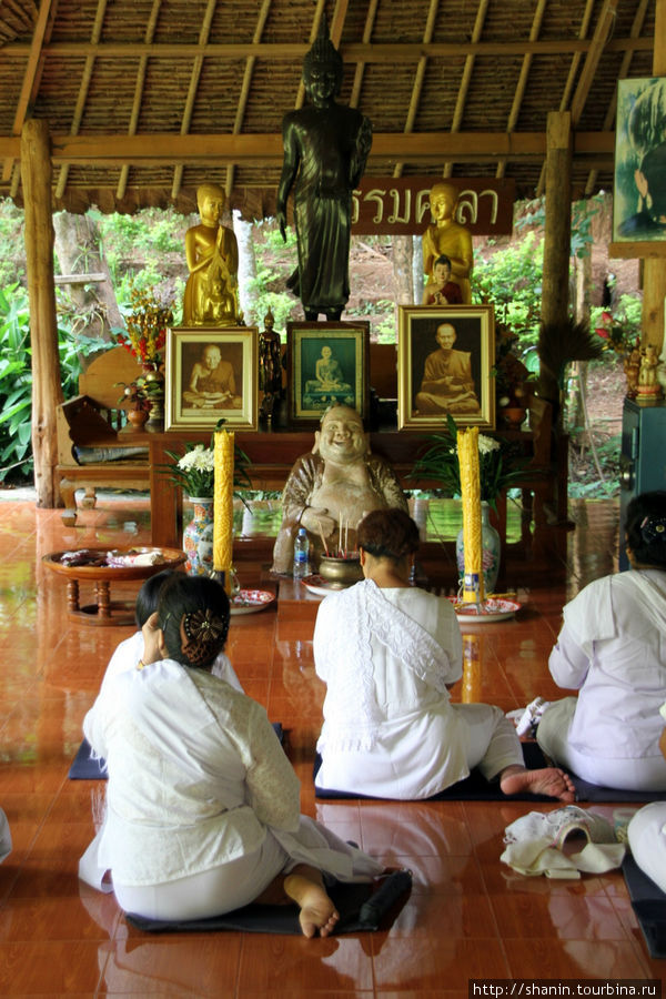 Обед с монахами Мае-Хонг-Сон, Таиланд
