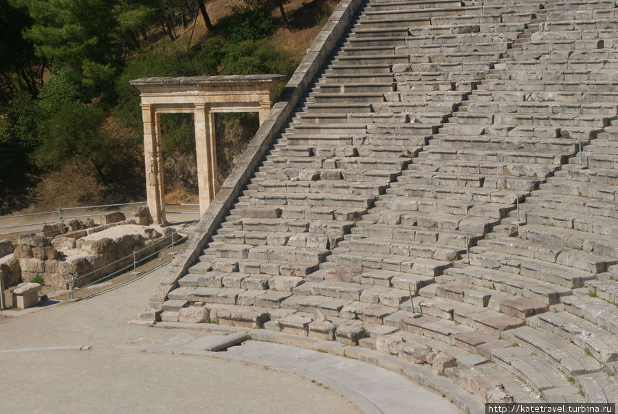 Театр в Эпидавре Лигурион, Греция