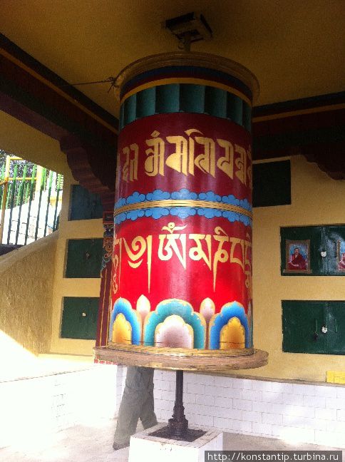 Кора во круг резиденции Далай-Ламы Штат Химачал-Прадеш, Индия