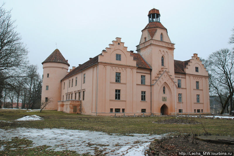 Замок в Эдоле Вентспилс, Латвия