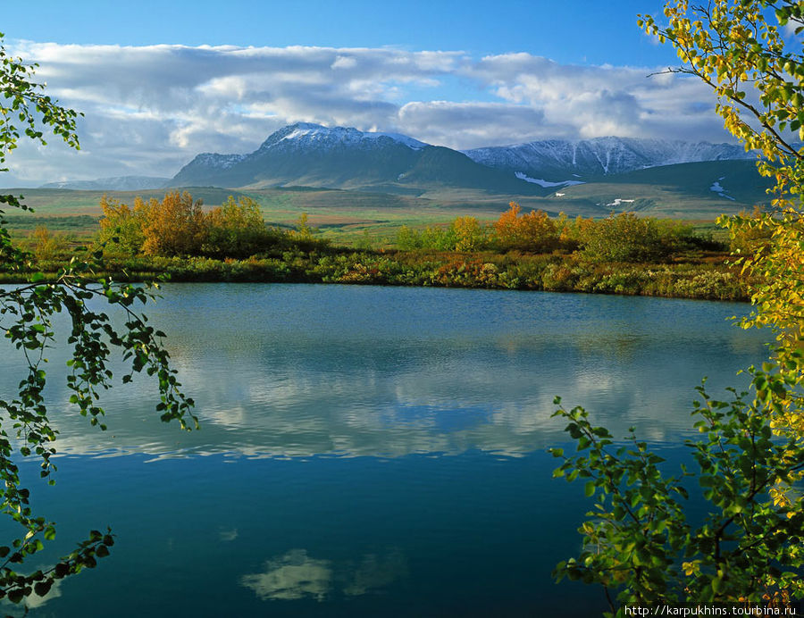 Озеро в долине Соби. Ямало-Ненецкий автономный округ, Россия
