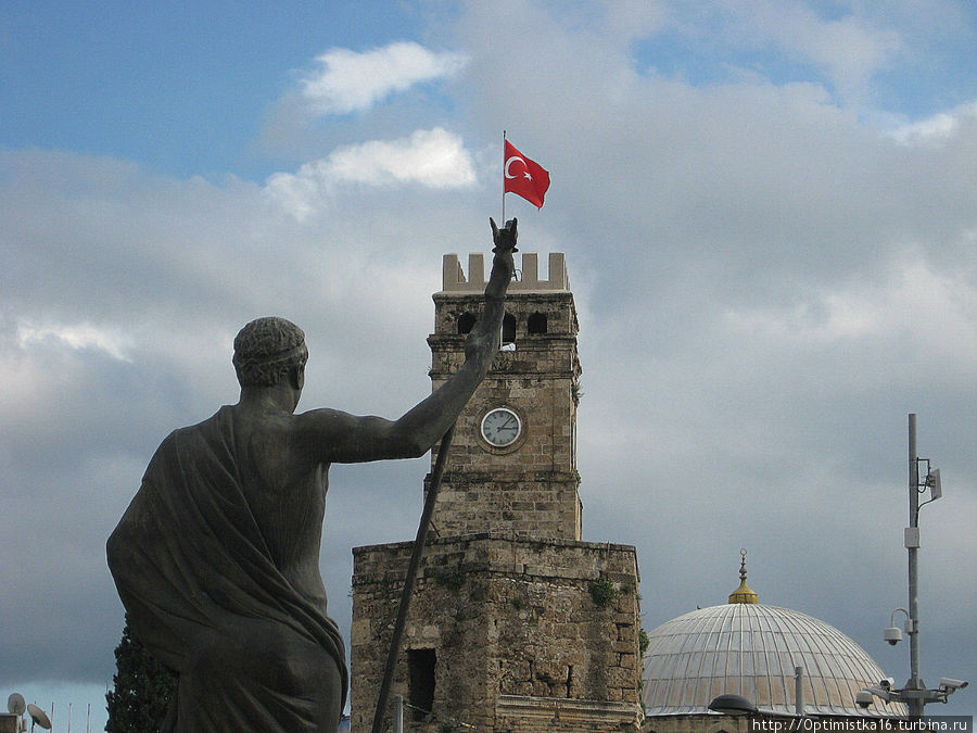Памятник основателю Анталии Анталия, Турция