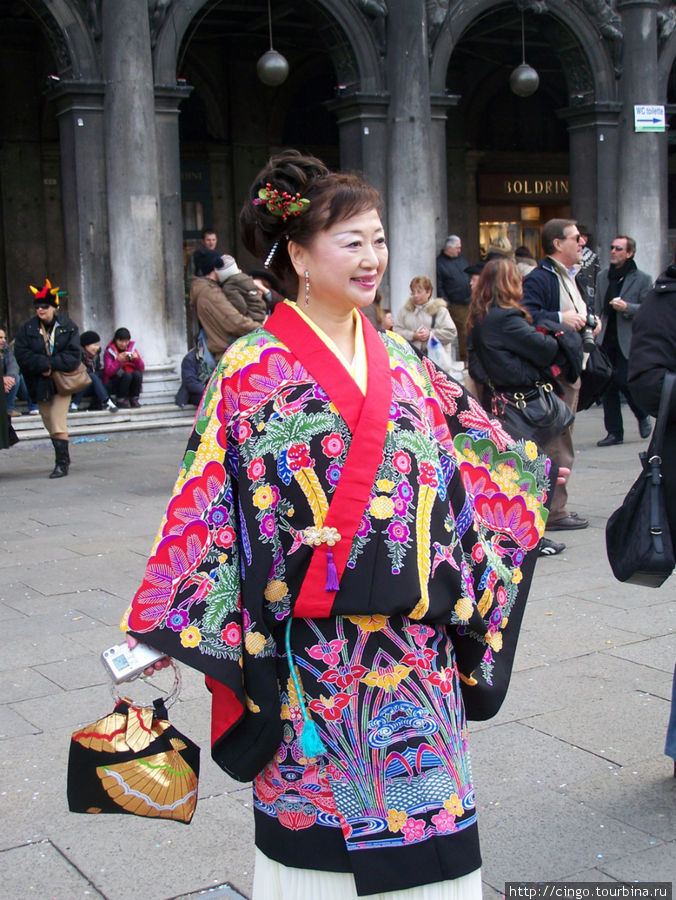 Кто лучше японки изобразит японку? Венеция, Италия