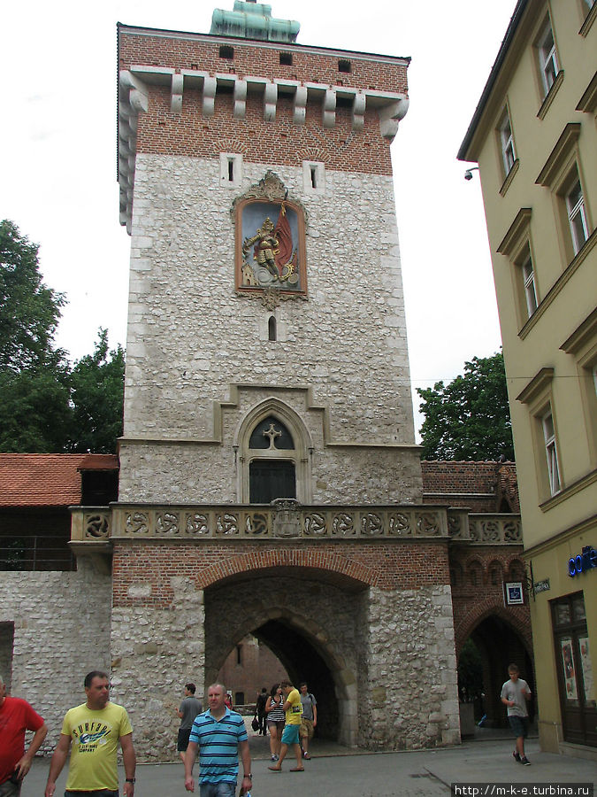 Флорианская башня . Вид со стороны Флорианской улицы Краков, Польша