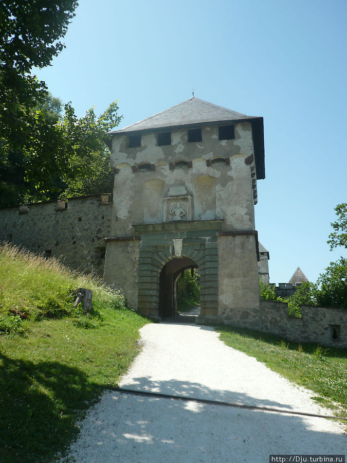 Замок Хохостервиц-владение потомков барона Кевенхюллера