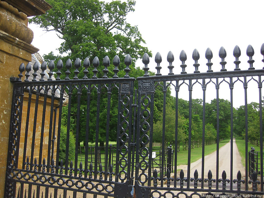 10 месяцев в году ворота Олторпа закрыты для посетителей Нортхемптон, Великобритания