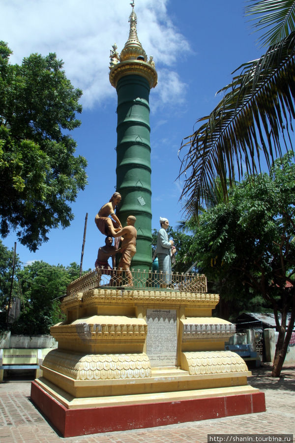 Витая колонна Монива, Мьянма