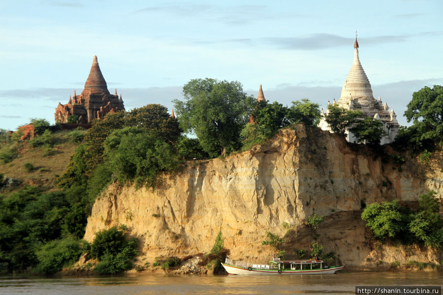 Показались первые пагоды Багана Баган, Мьянма