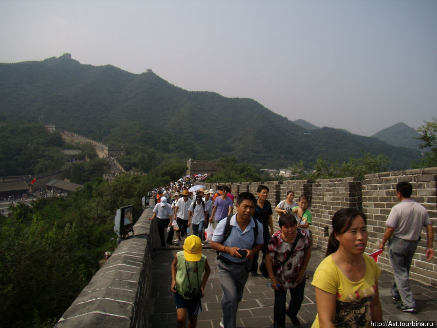 Каждый китаец должен побывать на Великой Китайской стене. Пекин, Китай