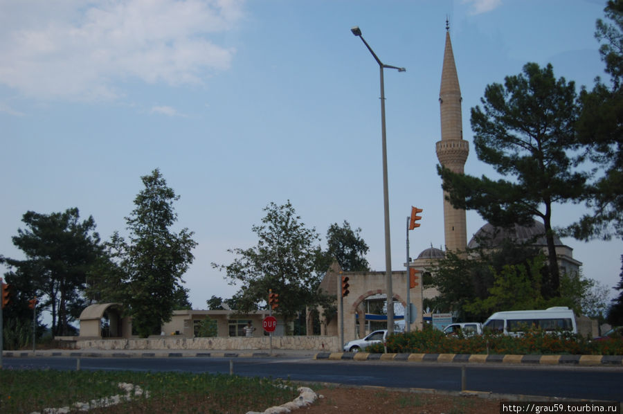 Мечеть у дороги