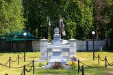 Памятник воинам — жителям села.
