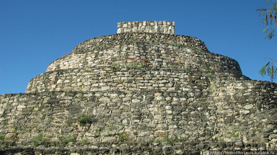 Овальный дворец Эк-Балам, Мексика
