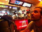 Нашли таки индийский мак!) И съели бургер под названием — Махараджи Мак!!)