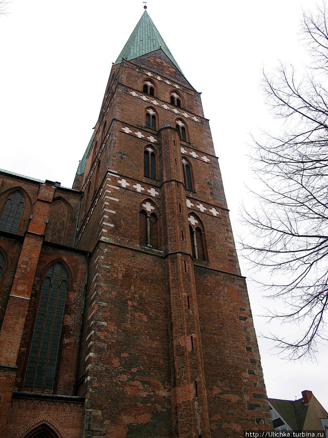 Церковь святого Петра (St Peter’s Church) находится на юго-западе городского рынка. С церковной башни открываются великолепные виды на город. Любек, Германия