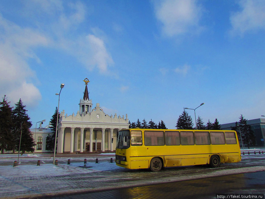 Конечная остановка в аэропорту. Там,  где в 70-е годы и начал своё движение по Харькову Харьков, Украина