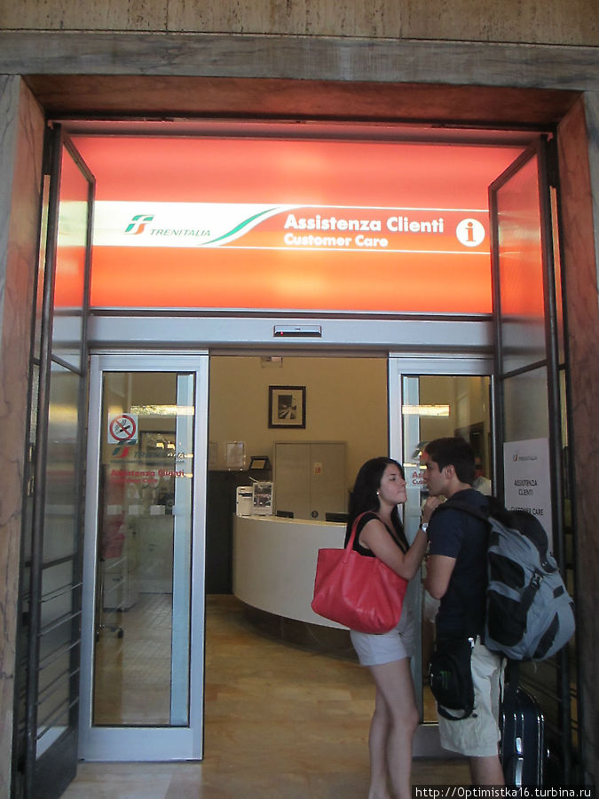 Вокзал Санта-Мария-Новелла-центр жизни для путешественников Флоренция, Италия