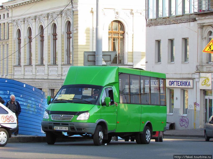 Автобус Рута-20  в районе улицы Короленко. Харьков, Украина