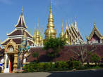 Храм Ват Паттатсухтон Монхон Самахи.