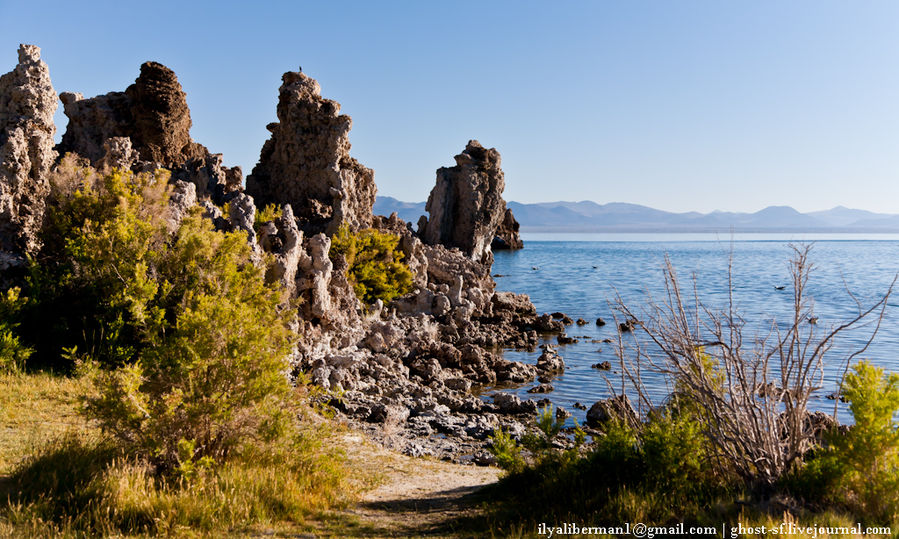 Известково-туфовые башни Моно озера (Mono Lake) Штат Калифорния, CША