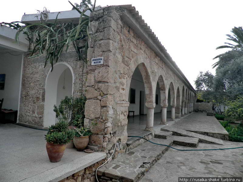 Археологический музей при монастыре Давлос, Турецкая Республика Северного Кипра