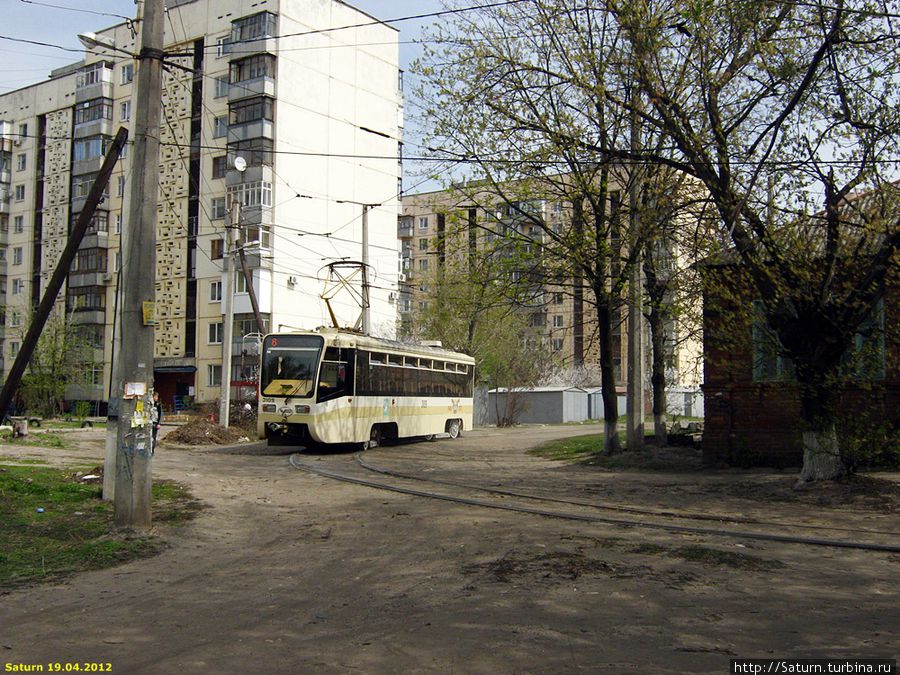 Следующий в депо 6-й маршрут, то ли заблудился, то ли свернул не туда :) Харьков, Украина