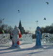 Вот и Дед Мороз со Снегурочкой на площади Блюхера.