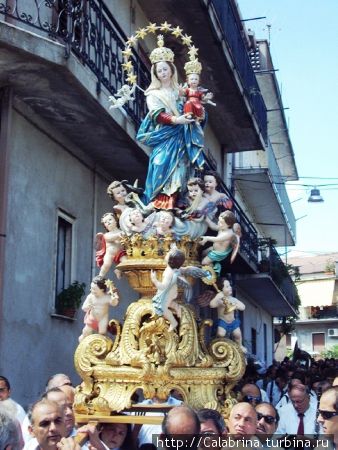 День Святой Марии Сантиссимы  Мамма Ностра Бивонджи, Италия