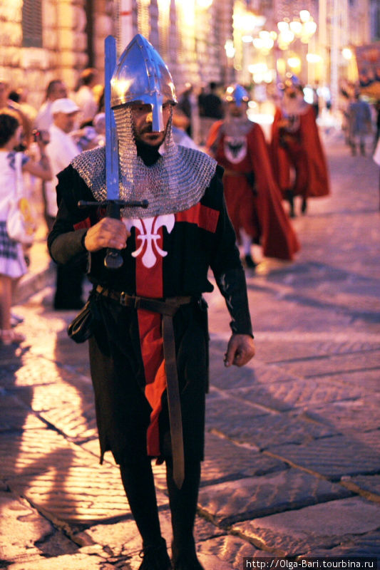Средневековый праздник в Трани — Свадьба короля Манфреди Трани, Италия