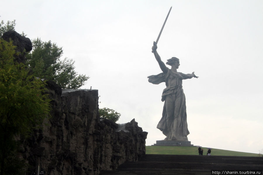 Площадь Скорби и Родина-мать Волгоград, Россия