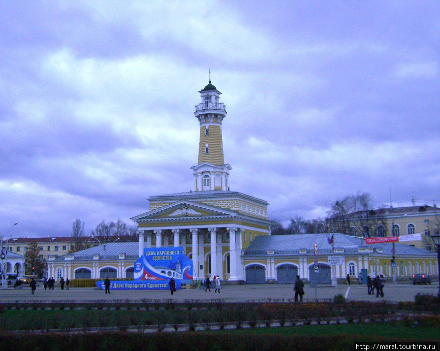 Пожарная каланча на Сусанинской площади — символ Костромы Кострома, Россия