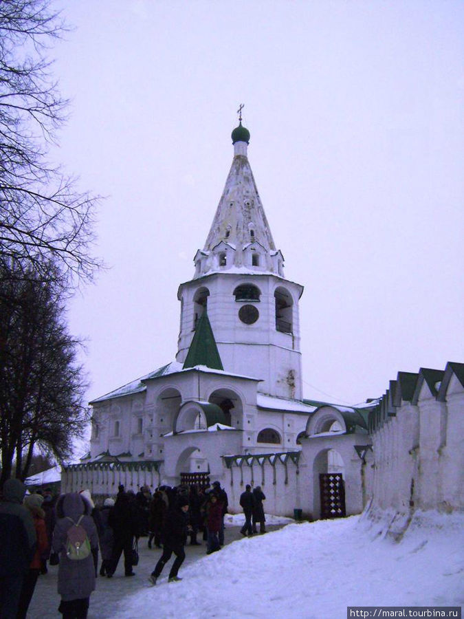 Знакомство с Суздалем лучше всего начинать с посещения Кремля, на этом месте и начал строиться город Суздаль, Россия