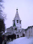 Знакомство с Суздалем лучше всего начинать с посещения Кремля, на этом месте и начал строиться город