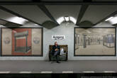 Еще одна из старых станций, пожалуй, самая красивая в Берлинской метро.