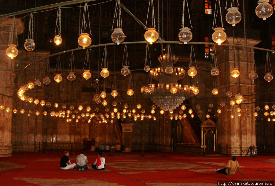 Внутри мечети Мухамеда Али Каир, Египет