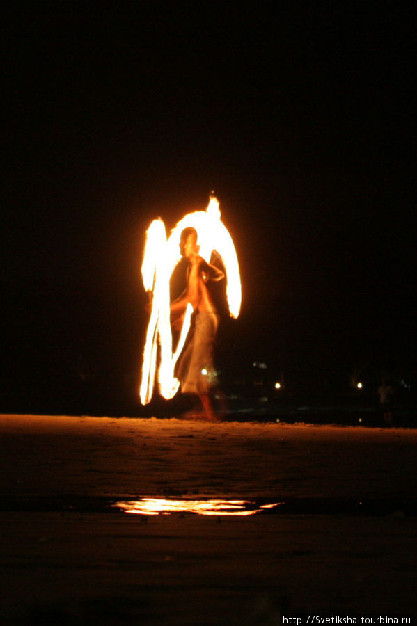 Огненное шоу на берегу Остров Чанг, Таиланд