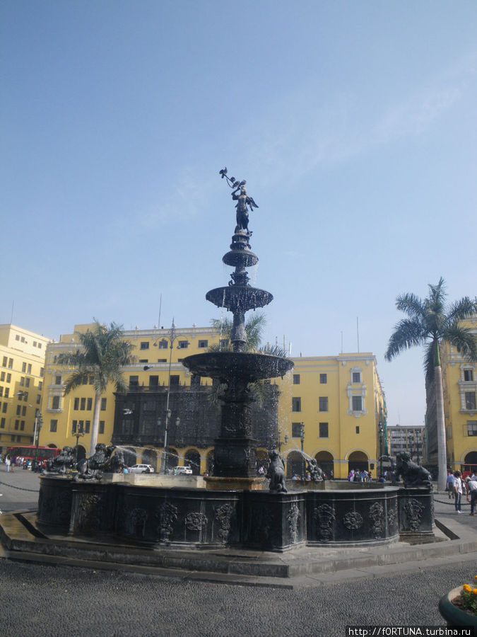 Бронзовый фонтан Лима, Перу