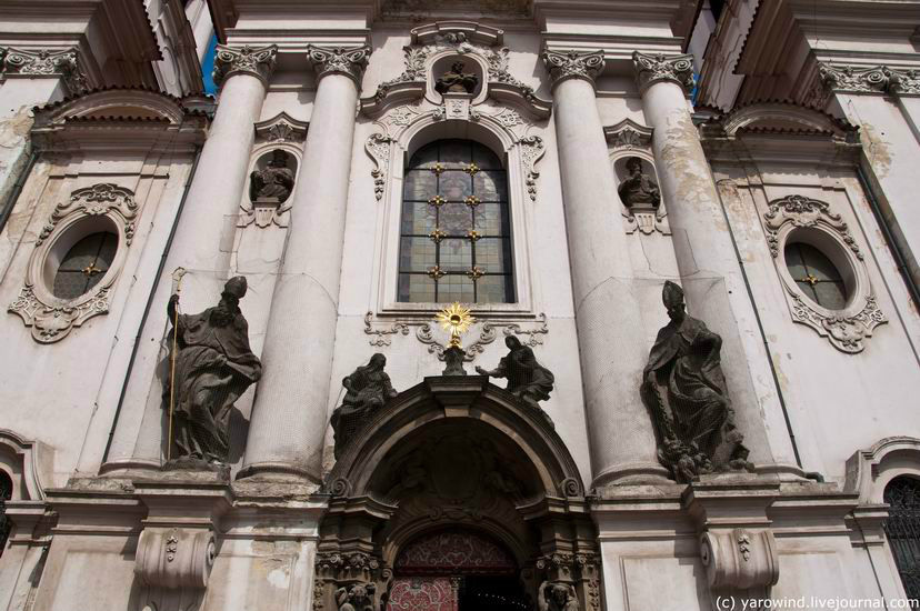 Нынешняя церковь стоит на месте одного из самых древних религиозных сооружений города, упоминаемого с 1273 года. Церковь неоднократно перестраивалась, последний раз в 1732—1737 годах. Прага, Чехия